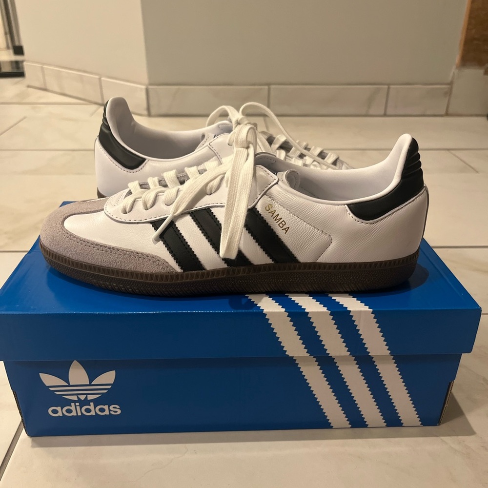 NWOT Adidas Samba OG